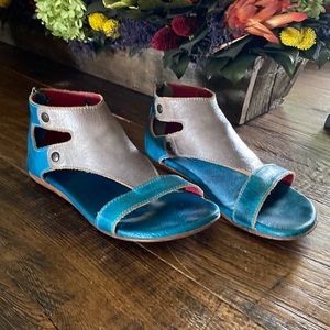 Adorable Bed Stu Soto Teak Sandals.